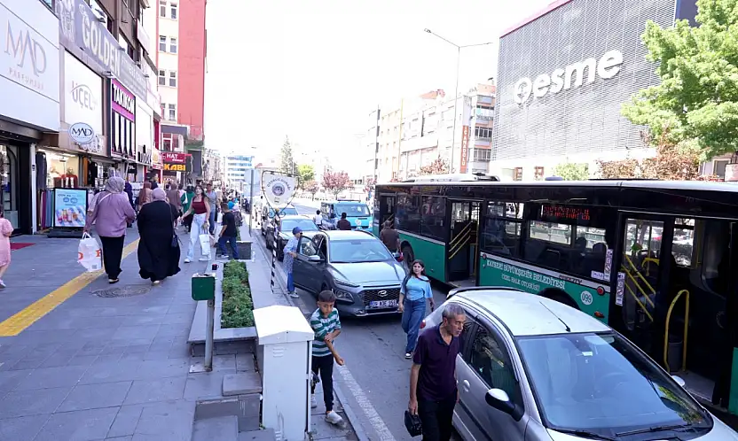 Zabıta'dan otobüs duraklarında hatalı park denetimi